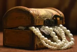 pearl anniversary gift